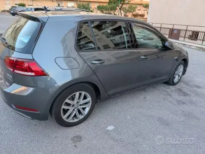 Usata VW Golf VII 130 CV (95 kW) 2019 Grigio Berlina