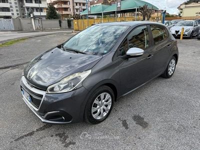 Usata Peugeot 208 68 CV (50 kW) 2015 Grigio Utilitaria