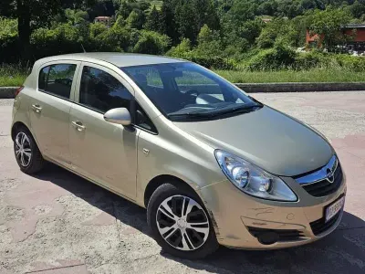 Usata Opel Corsa Color Edition 80 CV (58 kW) 2009 Utilitaria