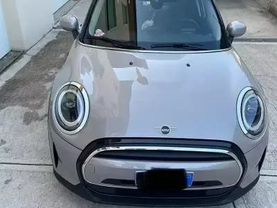 Usata Mini ONE 102 CV (75 kW) 2021 Utilitaria