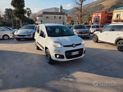 Usata Fiat Panda 4x4 S 85 CV (62 kW) 2021 Bianco Utilitaria
