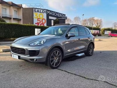 Usata Porsche Cayenne Platinum Edition 262 CV (192 kW) 2016 Grigio SUV