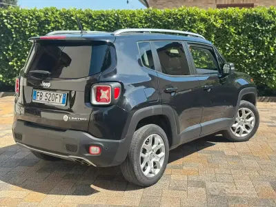 Usata Jeep Renegade Limited 140 CV (102 kW) 2015 Nero SUV