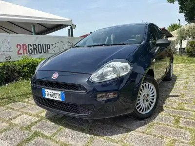 Usado Fiat Punto Street 77 CV (56 kW) 2016 Azul Utilitario
