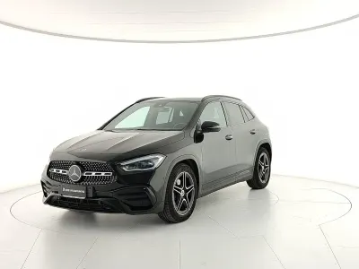 Usata Mercedes GLA200 Premium 150 CV (110 kW) 2022 Nero notte ; SUV