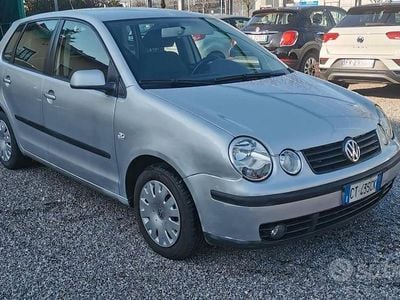 Usata VW Polo 64 CV (47 kW) 2005 Grigio Utilitaria