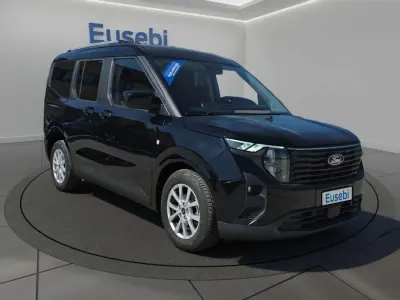 Usata Ford Tourneo Courier Titanium 124 CV (91 kW) 2024 Agate black Monovolume