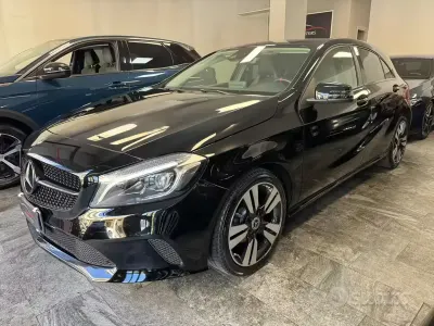 Usata Mercedes A180 109 CV (80 kW) 2018 Nero Berlina
