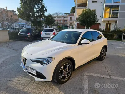 Second-hand Alfa Romeo Stelvio Tech Edition 160 CP (117 kW) 2019 Alb SUV