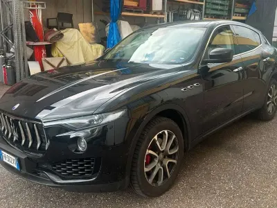 Usata Maserati Levante 250 CV (183 kW) 2017 Nero SUV