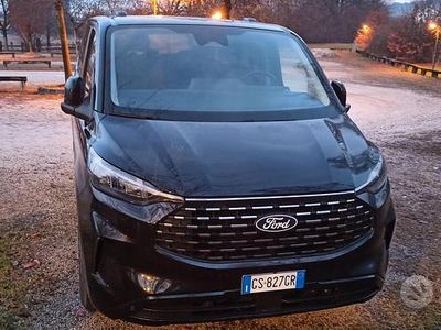 Usata Ford Tourneo Custom 150 CV (110 kW) 2024 Nero Furgone