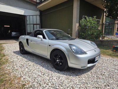 Usata Toyota MR2 140 CV (102 kW) 2001 Grigio Cabrio
