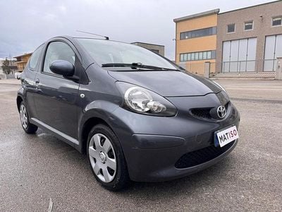 Usata Toyota Aygo Sol 92 CV (67 kW) 2006 Grigio Utilitaria