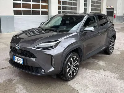 Usata Toyota Yaris Cross Trend 92 CV (67 kW) 2022 Grigio SUV