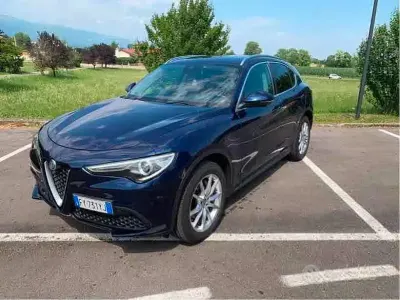 Usata Alfa Romeo Stelvio Executive 190 CV (139 kW) 2019 Bluazzurro SUV