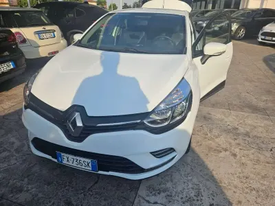 Usata Renault Clio IV Business 90 CV (66 kW) 2019 Bianco Berlina
