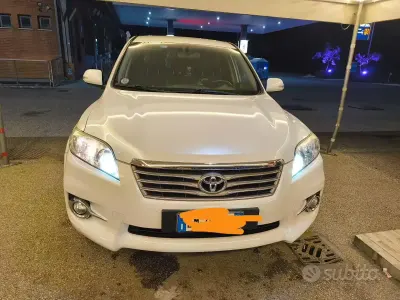 Usata Toyota RAV4 150 CV (110 kW) 2012 Bianco SUV