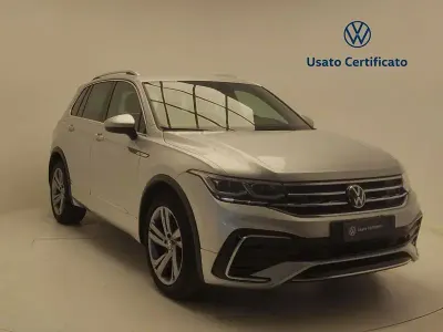 Usata VW Tiguan R-line 150 CV (110 kW) 2022 Reflex silver SUV