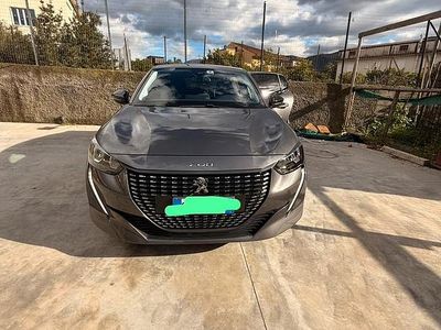 Usata Peugeot 208 101 CV (74 kW) 2023 Grigio Utilitaria