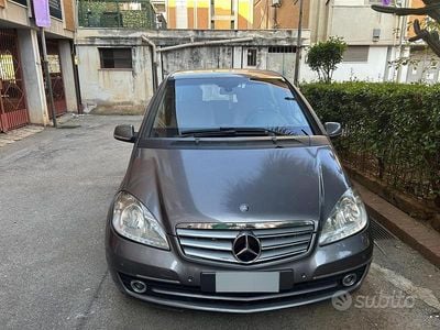 Usata Mercedes A180 109 CV (80 kW) 2009 Grigio Berlina