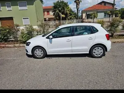Begagnad VW Polo Trendline 60 HK (44 kW) 2015 Vit Sedan