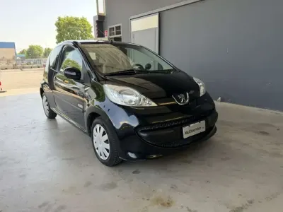 Usata Peugeot 107 68 CV (50 kW) 2006 Nero Utilitaria