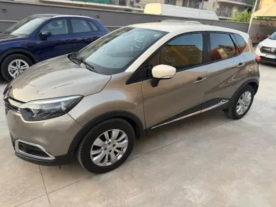 Usata Renault Captur 90 CV (66 kW) 2014 Beige SUV