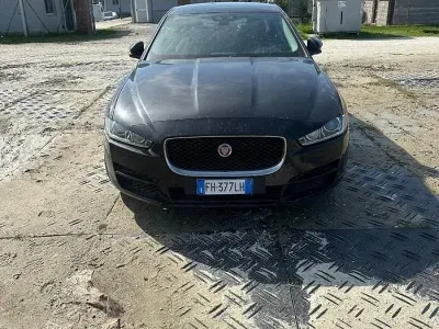 Usata Jaguar XE 180 CV (132 kW) 2016 Berlina