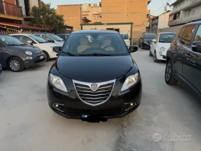 Gebraucht Lancia Ypsilon Silver 69 PS (50 kW) 2014 Schwarz Kleinwagen