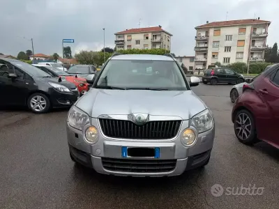 Käytetty Skoda Yeti 110 HP (80 kW) 2011 Harmaa Katumaasturi