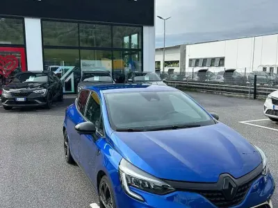 Käytetty Renault Clio V Engineered 140 HP (102 kW) 2023 Sininen Viistoperä