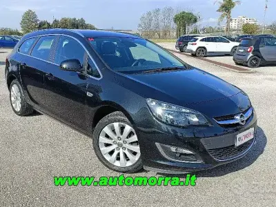 Usata Opel Astra Cosmo 110 CV (80 kW) 2014 Nero Station wagon