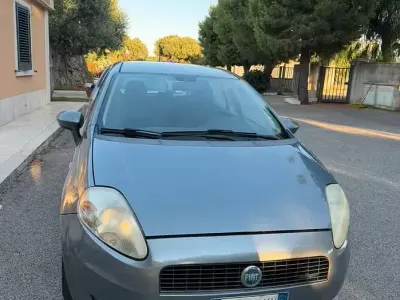 Usata Fiat Grande Punto 90 CV (66 kW) 2007 Grigio Utilitaria