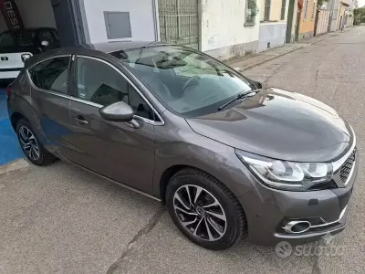 Usata DS Automobiles DS4 So Chic 120 CV (88 kW) 2016 Grigio Berlina