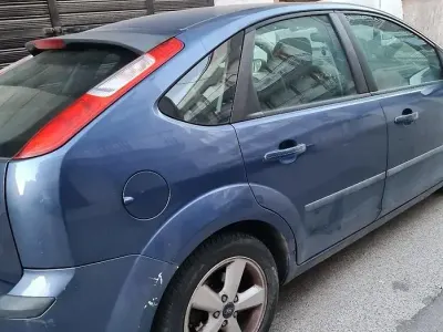 Usata Ford Focus 90 CV (66 kW) 2006 Bluazzurro Berlina