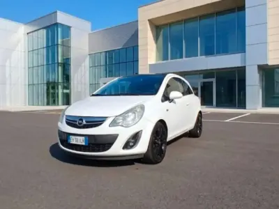 Usata Opel Corsa 86 CV (63 kW) 2011 Bianco Utilitaria
