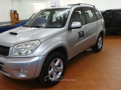 Usata Toyota RAV4 116 CV (85 kW) 2005 Argento SUV