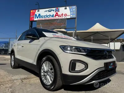 Usata VW T-Roc Life 116 CV (85 kW) 2023 Bianco SUV