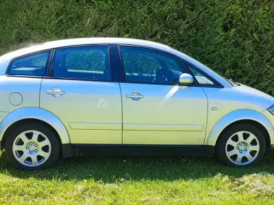 Usata Audi A2 75 CV (55 kW) 2001 Grigio Utilitaria