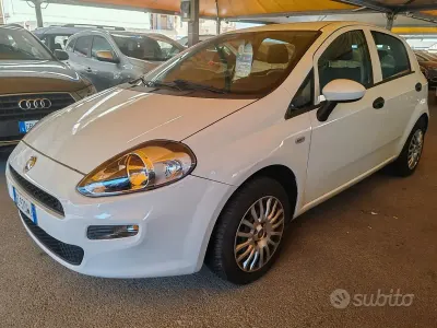 Usata Fiat Punto Street 75 CV (55 kW) 2015 Bianco Utilitaria