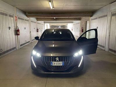 Usata Peugeot 208 Allure 101 CV (74 kW) 2023 Utilitaria