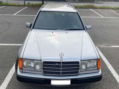 Usata Mercedes 200 122 CV (89 kW) 1989 Argento Station wagon