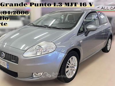 Gray Usata 2006 Fiat Grande Punto Utilitaria | 2999 € (Buon prezzo)