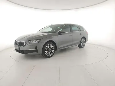 Usata Skoda Octavia Style 150 CV (110 kW) 2025 Grigio graphite metallizzato Station wagon