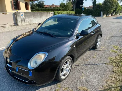 Usata Alfa Romeo MiTo Distinctive 105 CV (77 kW) 2010 Nero Utilitaria