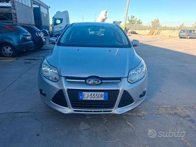 Usata Ford Focus 116 CV (85 kW) 2011 Grigio Station wagon