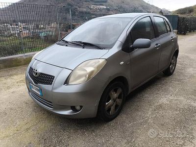 Usata Toyota Yaris 90 CV (66 kW) 2006 Berlina