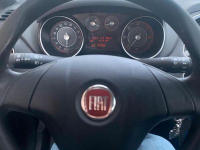 Usata Fiat Punto Young 75 CV (55 kW) 2015 Blu Utilitaria