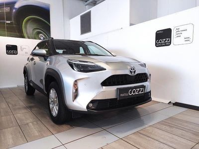 Usata Toyota Yaris Cross Active 92 CV (67 kW) 2025 Argento SUV