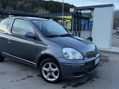Usata Toyota Yaris 75 CV (55 kW) 2004 Berlina